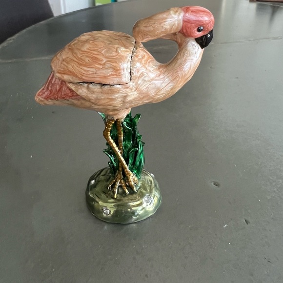 Jeweled flamingo trinket box/figurine - Picture 5 of 15